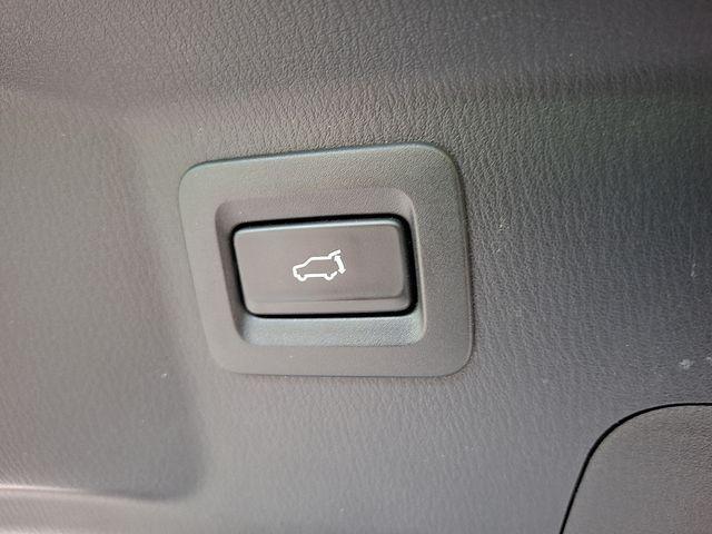 Photo of 2023 Deep Crystal Blue Mazda CX-9