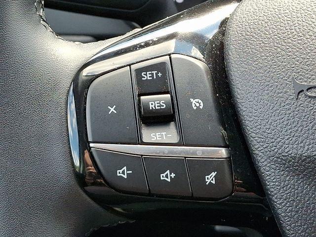 Photo of 2022 Oxford White Ford Escape
