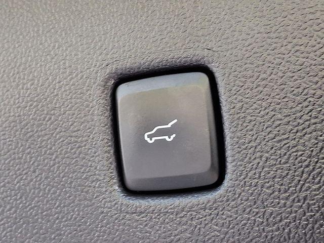 Photo of 2022 Oxford White Ford Escape