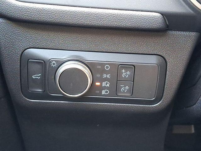Photo of 2022 Oxford White Ford Escape