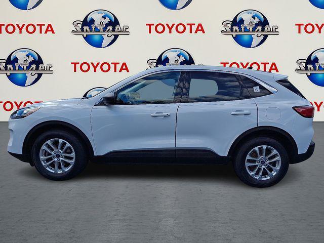 Photo of 2022 Oxford White Ford Escape