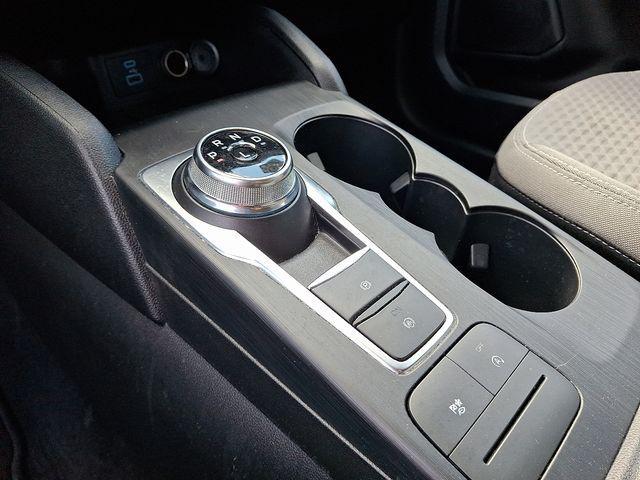 Photo of 2022 Oxford White Ford Escape