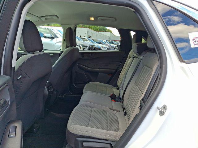 Photo of 2022 Oxford White Ford Escape