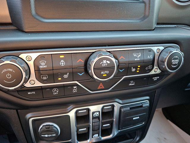Photo of 2022 Hydro Blue Pearlcoat Jeep Wrangler Unlimited
