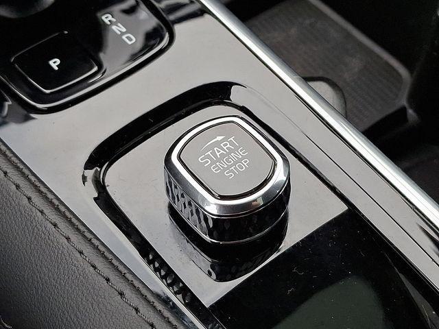 Photo of 2024 Crystal White Metallic Volvo XC90