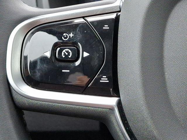 Photo of 2024 Crystal White Metallic Volvo XC90