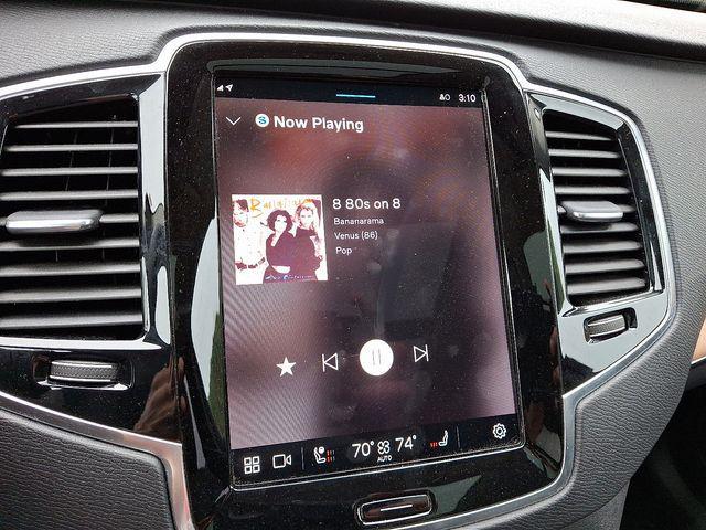 Photo of 2024 Crystal White Metallic Volvo XC90
