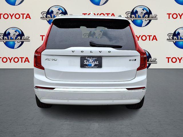 Photo of 2024 Crystal White Metallic Volvo XC90