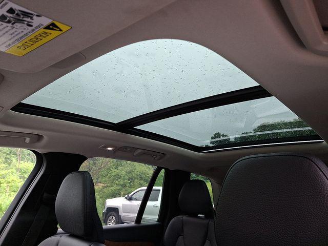 Photo of 2024 Crystal White Metallic Volvo XC90