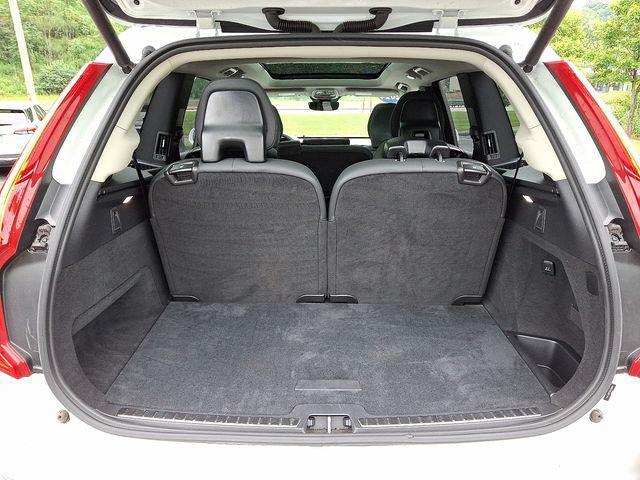 Photo of 2024 Crystal White Metallic Volvo XC90