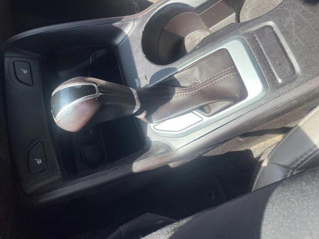 Photo of 2014 Winter White Hyundai TUCSON