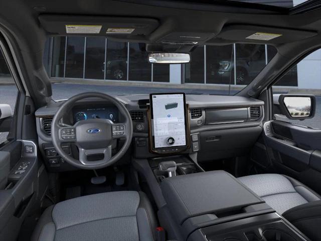 Photo of 2025 Star White Ford F-150 Lightning