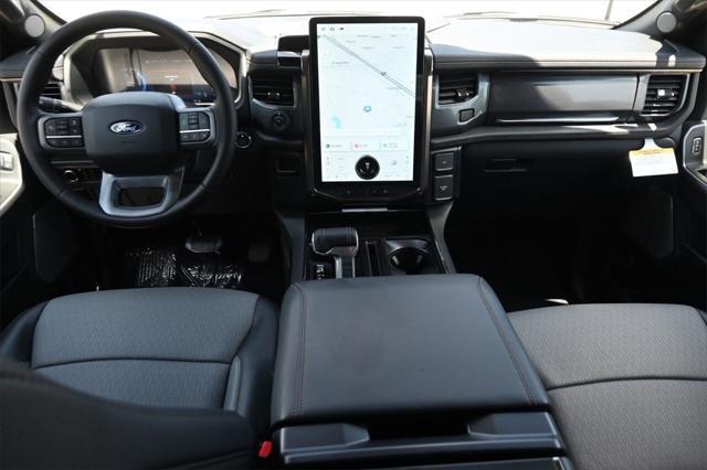 Photo of 2025 Star White Ford F-150 Lightning