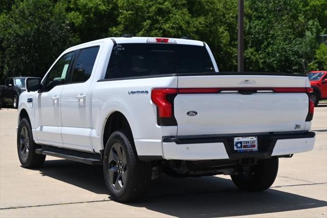 Photo of 2025 Star White Ford F-150 Lightning