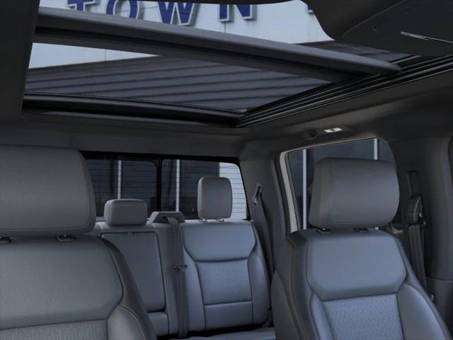 Photo of 2025 Star White Ford F-150 Lightning