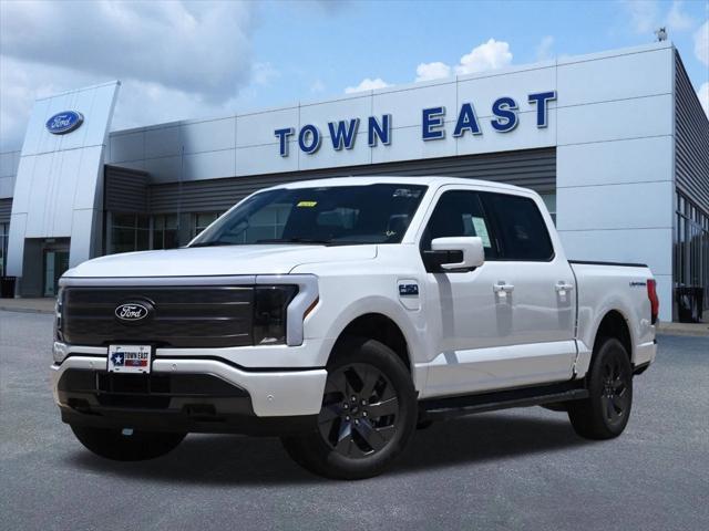 Photo of 2025 Star White Ford F-150 Lightning