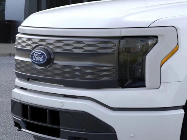 Photo of 2025 Star White Ford F-150 Lightning