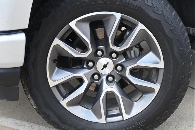 Photo of 2020 Silver Ice Metallic Chevrolet Silverado 1500