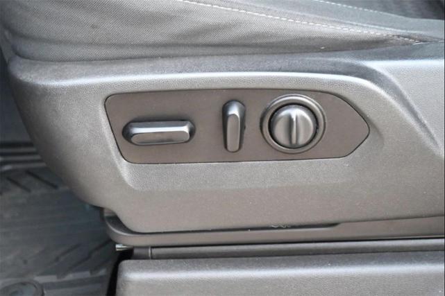 Photo of 2020 Silver Ice Metallic Chevrolet Silverado 1500