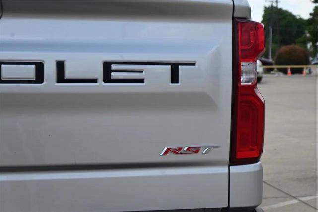 Photo of 2020 Silver Ice Metallic Chevrolet Silverado 1500