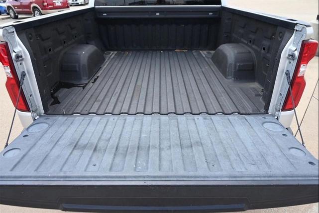Photo of 2020 Silver Ice Metallic Chevrolet Silverado 1500