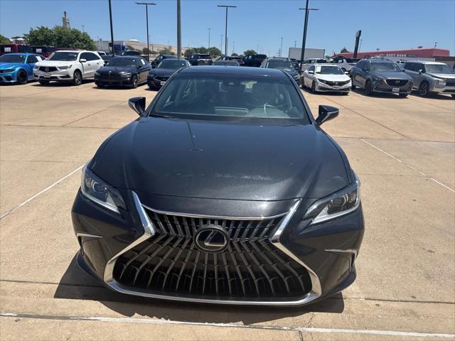 Photo of 2023 Black Lexus ES 350