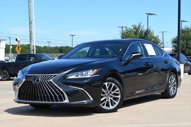 Photo of 2023 Black Lexus ES 350