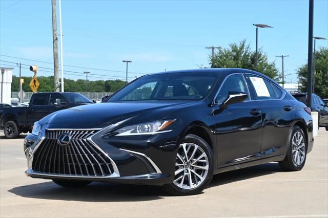Photo of 2023 Black Lexus ES 350