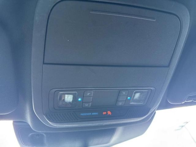 Photo of 2020 Oxford White Ford Explorer