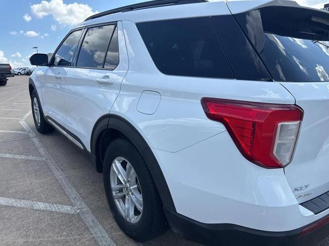 Photo of 2020 Oxford White Ford Explorer