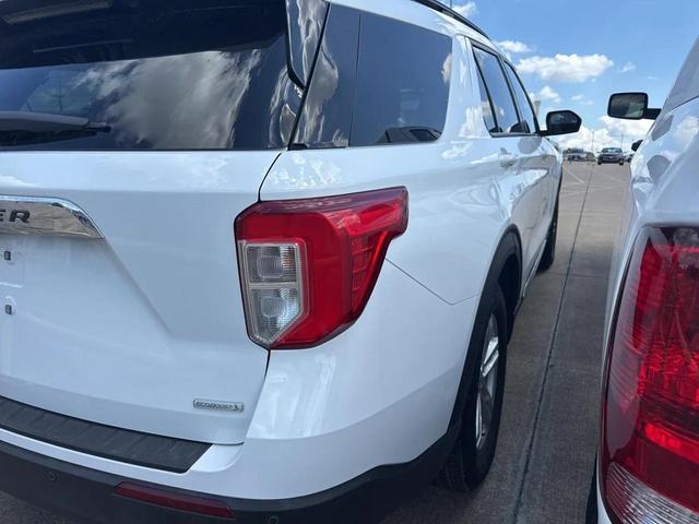 Photo of 2020 Oxford White Ford Explorer