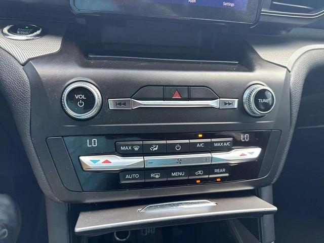 Photo of 2020 Oxford White Ford Explorer