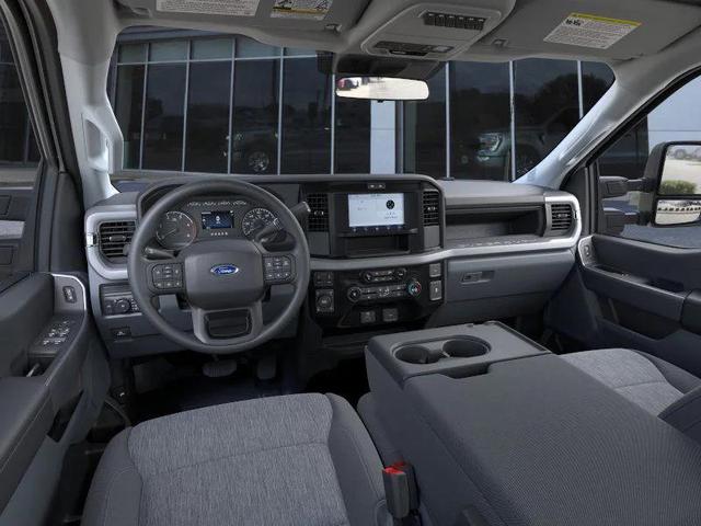 Photo of 2025 Oxford White Ford F-350