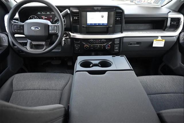 Photo of 2025 Oxford White Ford F-350