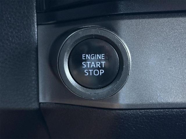 Photo of 2018 Gray Toyota Tacoma