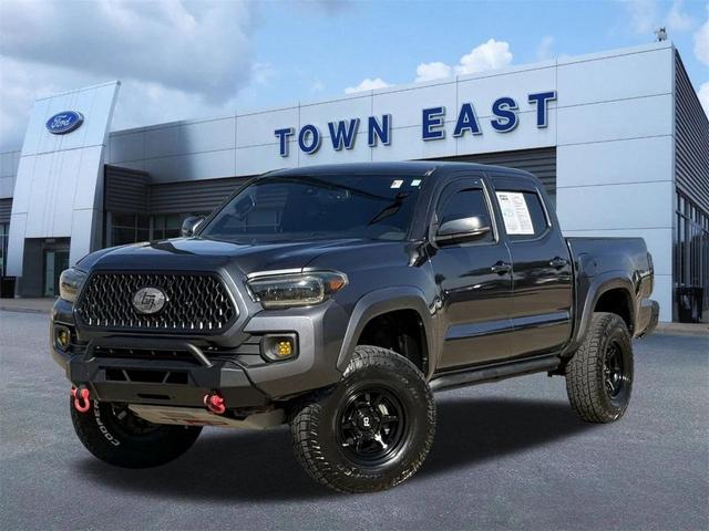 Photo of 2018 Gray Toyota Tacoma