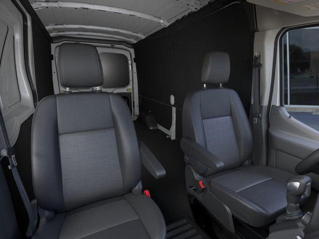Photo of 2025 Oxford White Ford Transit-250