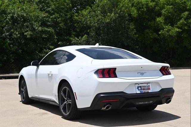 Photo of 2025 Oxford White Ford Mustang