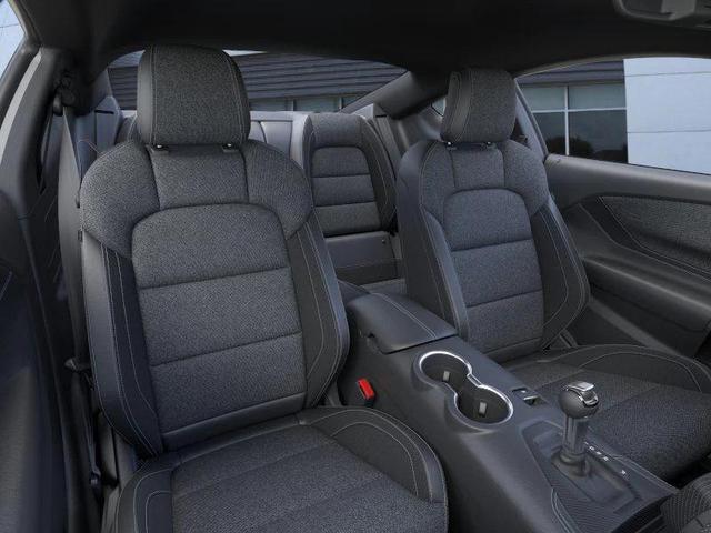 Photo of 2025 Oxford White Ford Mustang