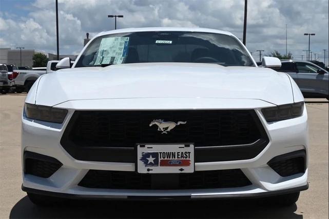Photo of 2025 Oxford White Ford Mustang
