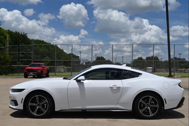 Photo of 2025 Oxford White Ford Mustang
