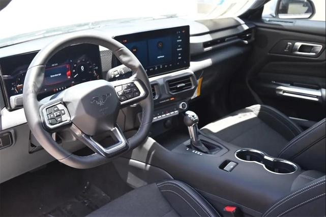 Photo of 2025 Oxford White Ford Mustang