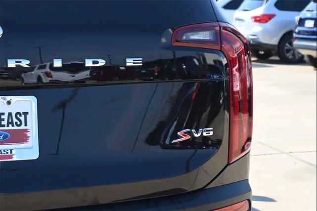 Photo of 2021 Black Copper Kia Telluride