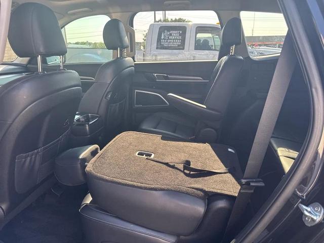 Photo of 2021 Black Copper Kia Telluride