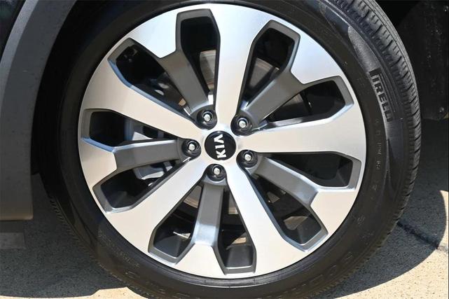 Photo of 2021 Black Copper Kia Telluride