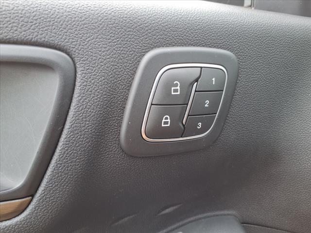 Photo of 2020 Agate Black Metallic Ford Escape