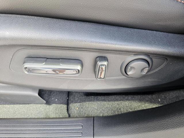 Photo of 2026 Platinum White Pearl Honda CR-V Hybrid