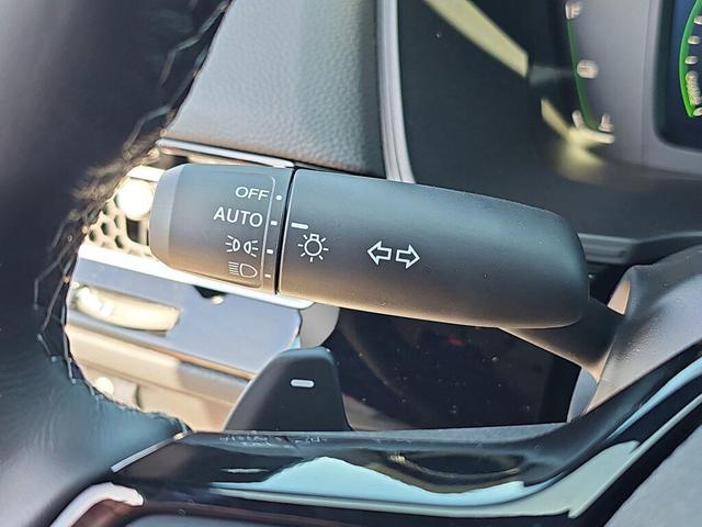 Photo of 2025 Platinum White Pearl Honda Civic Hybrid
