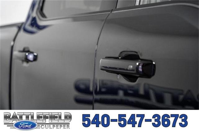 Photo of 2022 Black Metallic Ford F-150 Lightning