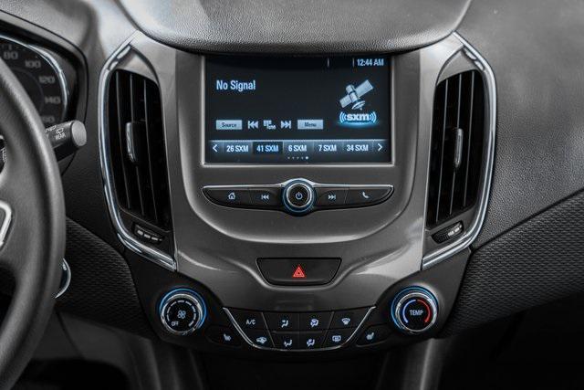 Photo of 2017 Summit White Chevrolet Cruze